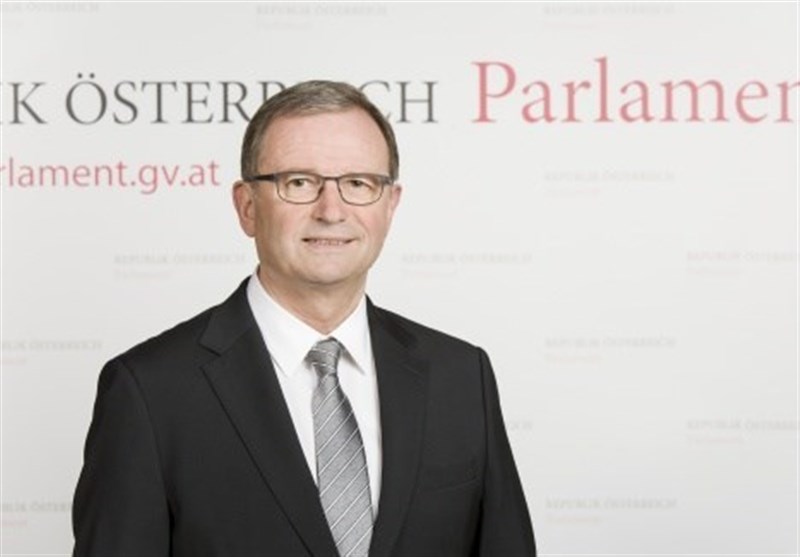 Austrian MP Criticizes US Behavior toward Iran