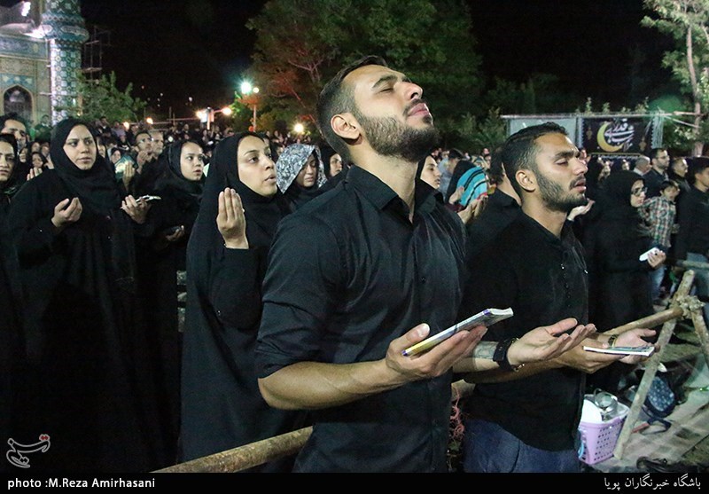 شب قدر باید دل را از همه چیز تهی کرد/ شب قدر نزولی و فیضی