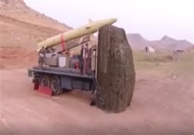 لحظة اطلاق الصواریخ الإیرانیة نحو مقرات الارهابیین فی دیر الزور