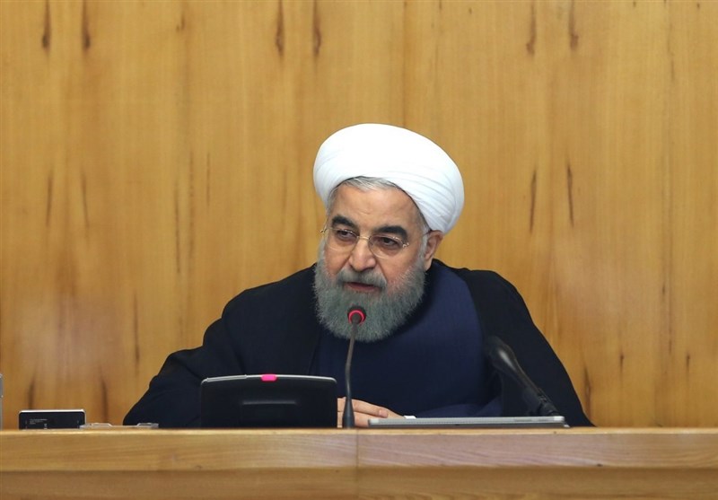 روحانی:‌ خانه خودساخته مردم در زلزله سالم مانده و ساختمان دولتی فرو ریخته است