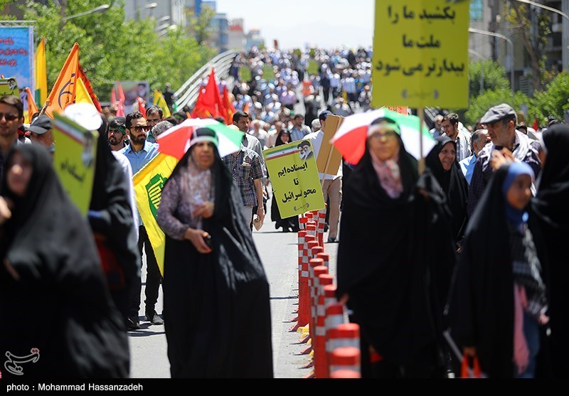 آسوشیتدپرس: در راهپیمایی روز قدس تهران 3 موشک بالستیک ایران به نمایش گذاشته شد