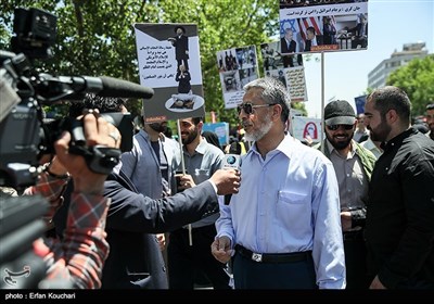 حضور حبیب‌الله سیاری فرمانده نیروی دریایی ارتش در راهپیمایی روز جهانی قدس - تهران