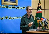 سردار ذوالقدر: جمهوری اسلامی هیچ‌گونه کمبود تجهیزاتی مقابل دشمنان ندارد/ مردم مهم‌ترین پشتوانه استکبارستیزی هستند