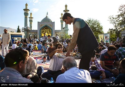 اقامه نماز عید فطر در امامزاده پنج تن
