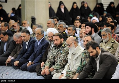  Leader Meets Iranian Officials, Muslim Countries Envoys on Eid