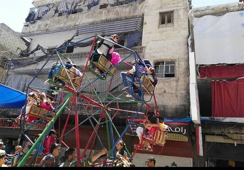اولین عید فطر «حلب» پس از پنج سال / کودکان آغاز زندگی جدید را اعلام می‌کنند+ تصاویر
