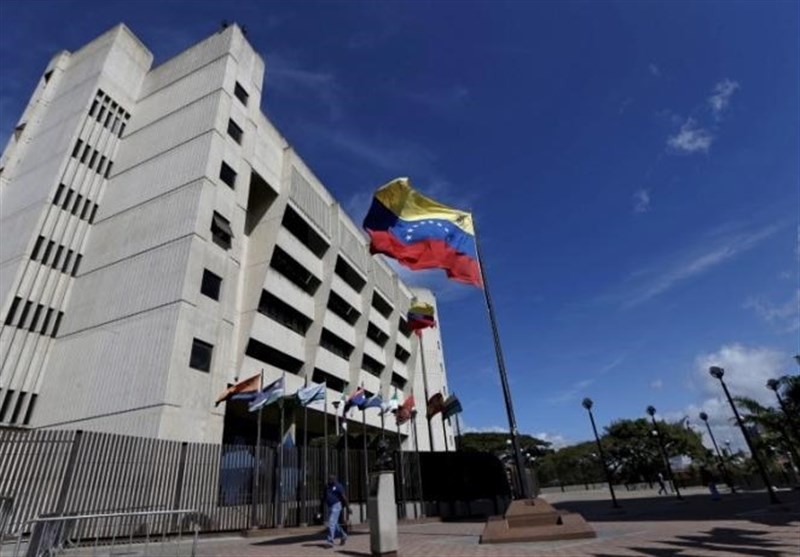 بالگرد پلیس ونزوئلا با بمب‌های ساخت اسرائیل، دادگاه عالی را بمباران کرد