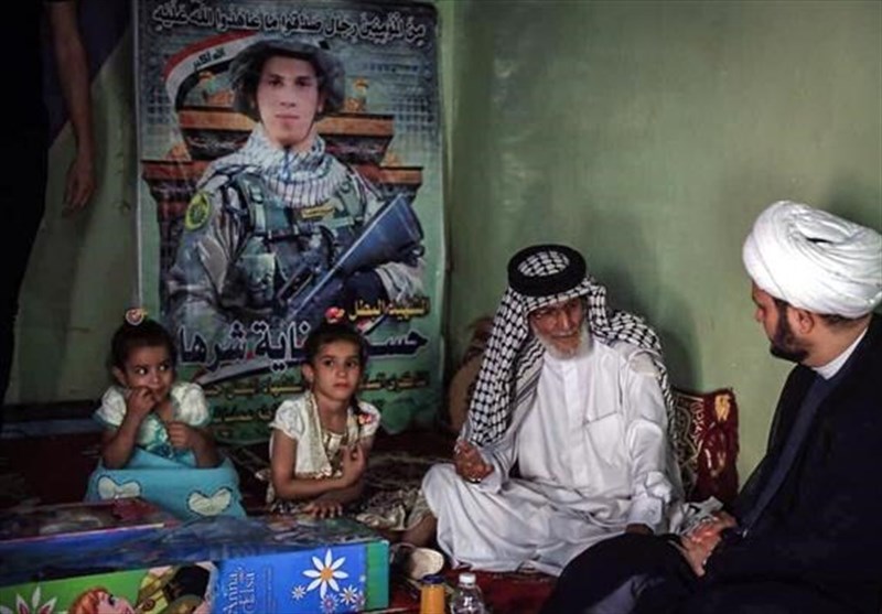 دیدار دبیرکل جنبش نُجَباء با خانواده شهدای مبارزه با تروریسم+تصاویر