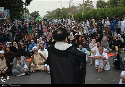 کراچی:پاراچنار کے مظلوم عوام سے اظہار یکجہتی کرتے ہوئے نمائش چورنگی پر علامتی دھرنا