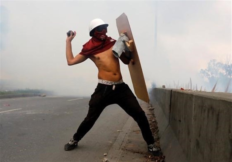 مرگ یک دانشجو در جریان اعتراضات خونین ونزوئلا