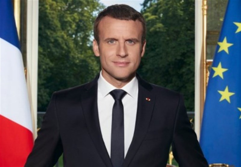 پیراهن توتی به رئیس‌جمهور فرانسه هدیه شد + عکس