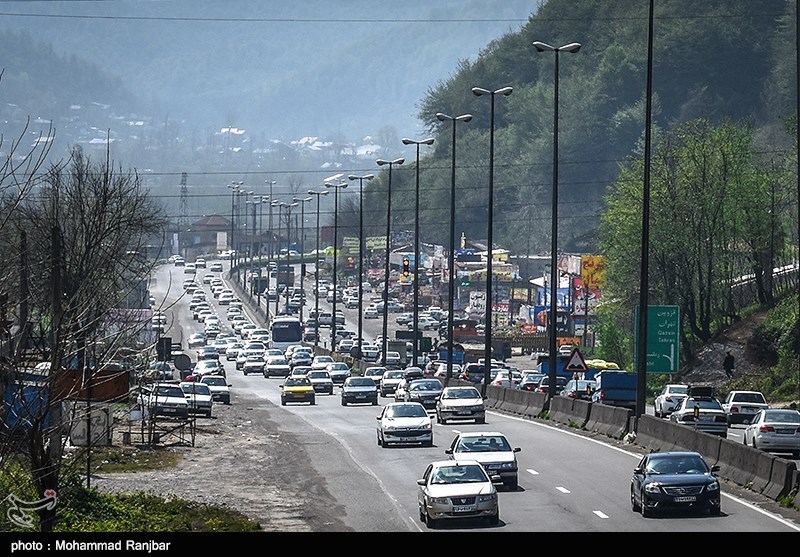 ترافیک در آزادراه‌های استان قزوین نیمه‌سنگین است