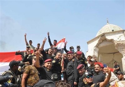 القوات العراقیة تتجول فی الموصل القدیمة بعد تحریرها