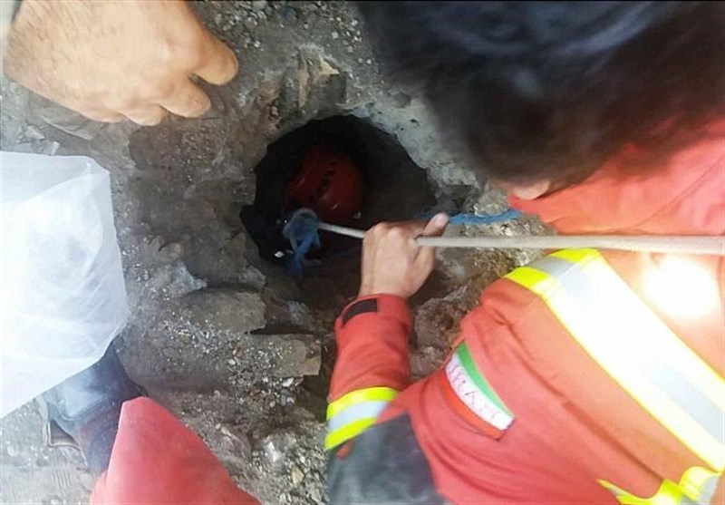 نجات دختر بچه 3 ساله پس از سقوط به چاه عمیق + تصاویر