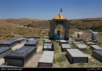 یکی از قبرستان های روستای زنجان