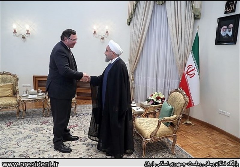 روحانی: عقد تطویر حقل بارس الجنوبی تعاون مهم لنقل التجارب