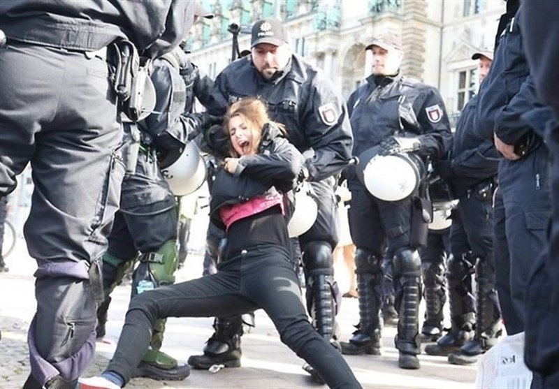 ہامبورگ؛ پولیس جی-20 اجلاس کے مخالفین کے درمیان تصادم + تصاویر