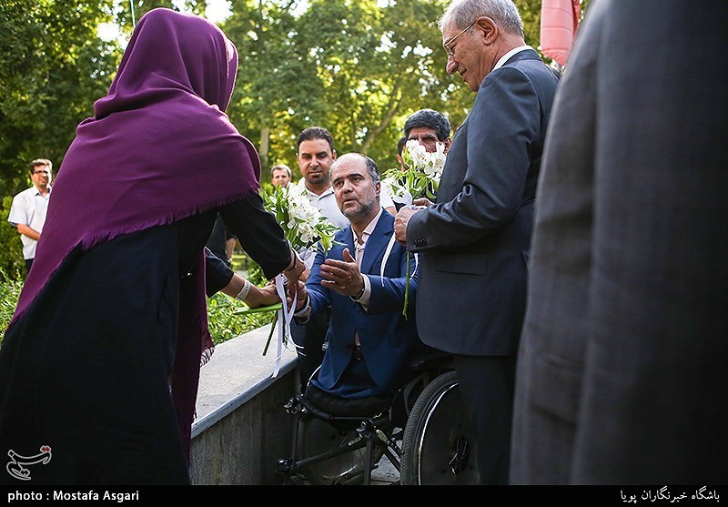 ادای احترام به شهدای شیمیایی توسط احمد اوزونجو  مدیرکل سازمان منع سلاح های شیمیایی