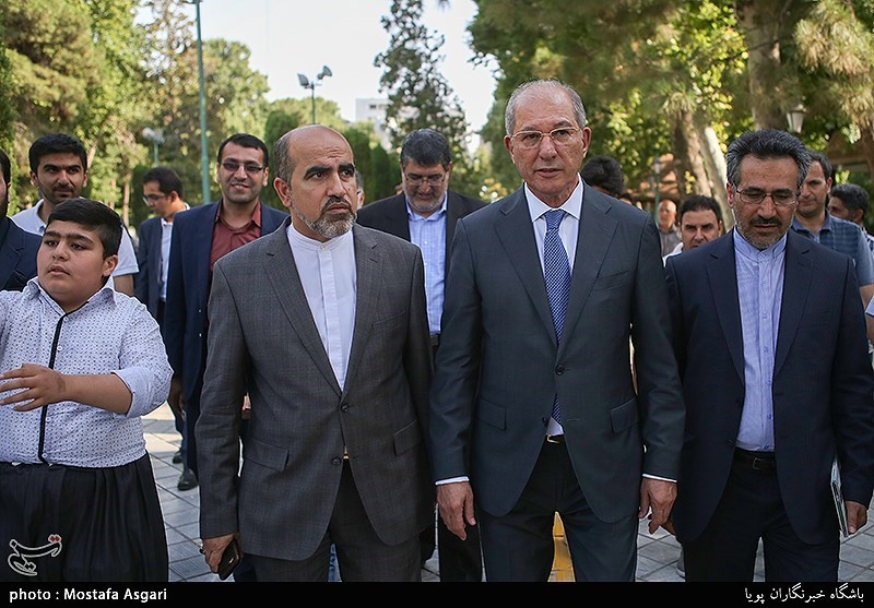 ادای احترام به شهدای شیمیایی توسط احمد اوزونجو  مدیرکل سازمان منع سلاح های شیمیایی