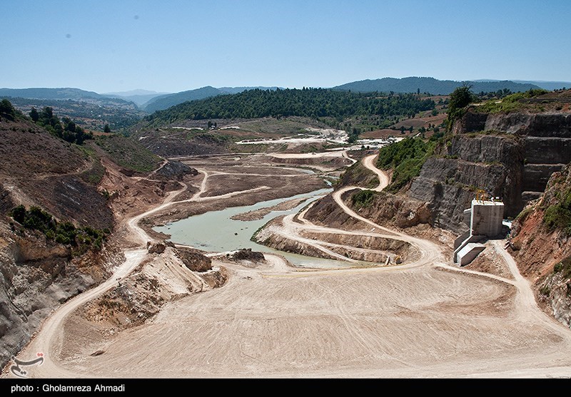 آب سد گلورد برای رفع کم آبی اراضی کشاورزی شرق مازندران رهاسازی شد