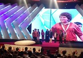 اجرای نمایش کمدی توسط بازیگران کودک سینمای ایران به کارگردانی مرضیه برومند