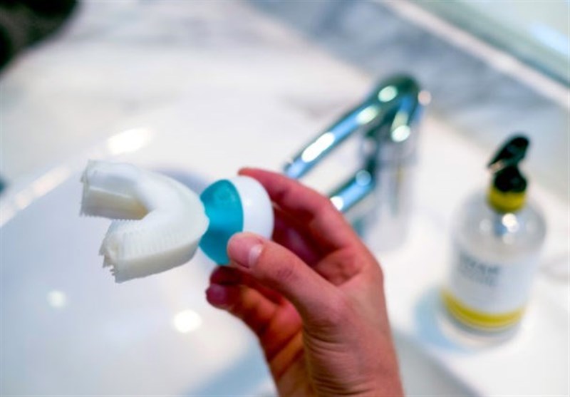 پاکسازی دندان‌ها در 6 ثانیه با اولین مسواک اتوماتیک جهان+عکس