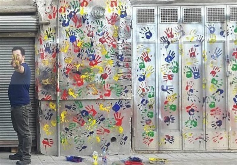 واکنش‌های مسئولان اصفهان به دست‌های رنگی بر دیواره‌های شهر/ دست‌های رنگی حاصل چه بود؟