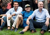 رئیس فیفا در یک بازی خیریه همبازی مارادونا شد