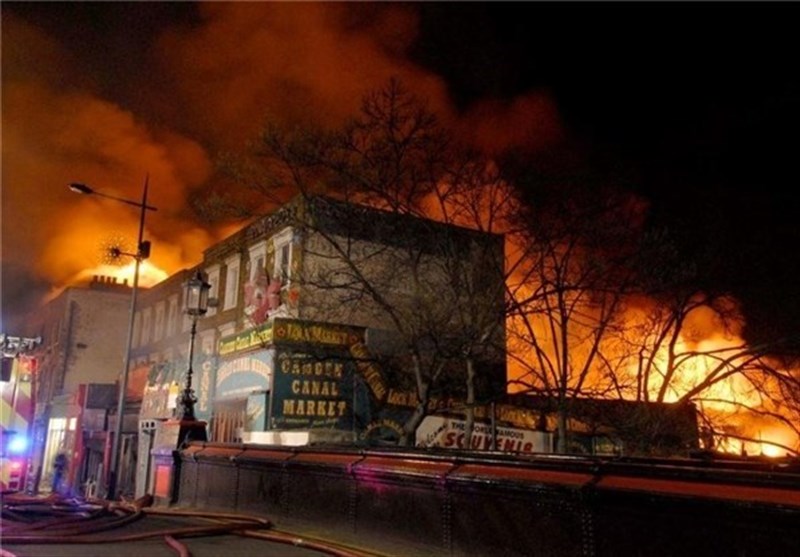وقوع آتش سوزی گسترده در یک بازار در لندن