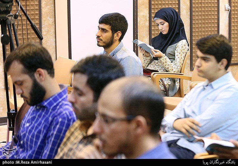 نشست نقد کتاب مرز ما عشق است