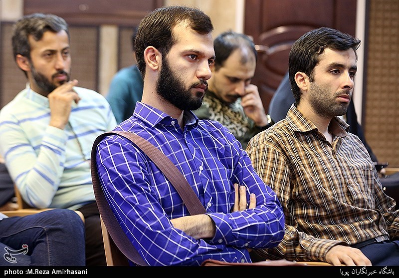 نشست نقد کتاب مرز ما عشق است