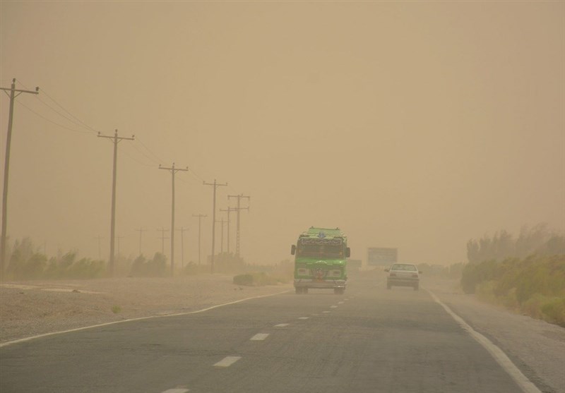 Sandstorm Sends Hundreds to Hospital in SE Iran