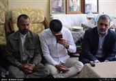 دیدار جامعه قرآنی با خانواده شهید حسین آقاخانی