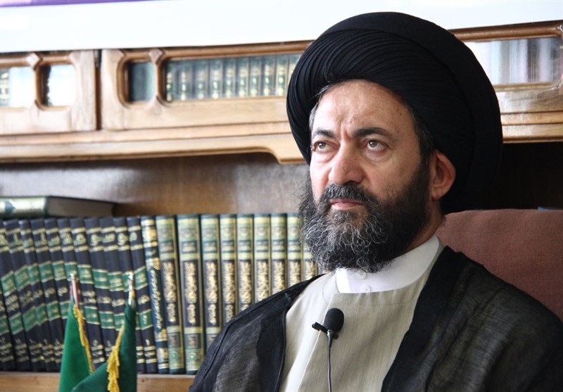 آتنا را فرزند خود می‌دانم/تا مغز استخوان در سوگ او می‌سوزم/این حادثه ‌یک هشدار بزرگ فرهنگی بود