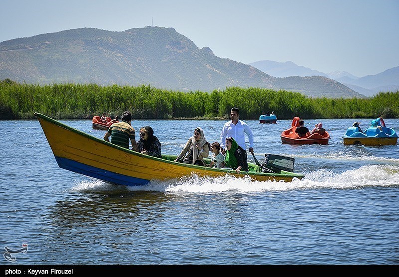 بهار 98| سفری خاطره‌انگیز به کردستان؛ دریاچه زریبار بهشت گمشده ایران+تصاویر
