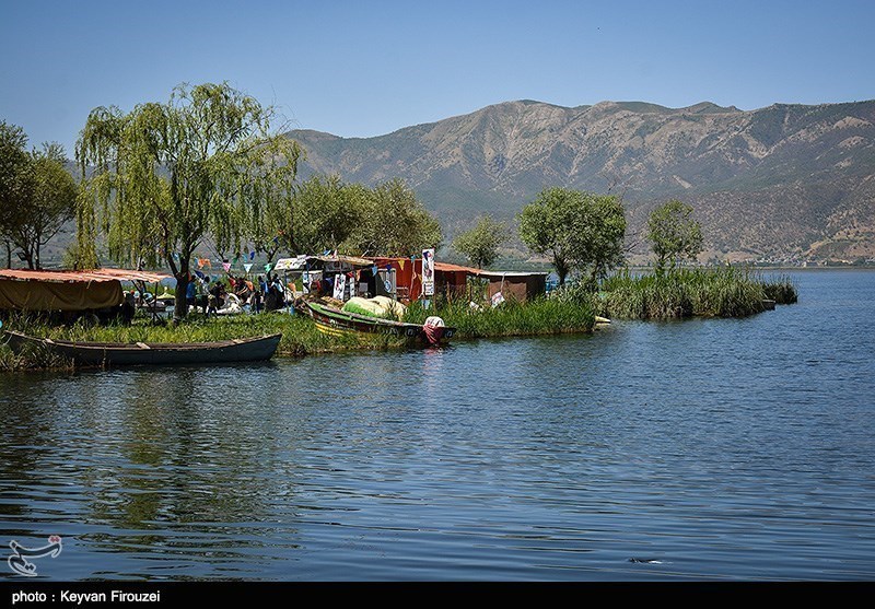 مناظر بکر طبیعی و تاریخی کردستان/ از بزرگترین دریاچه‌ آب شیرین تا دنیای پر رمز و راز غار دست کن ایران + تصویر