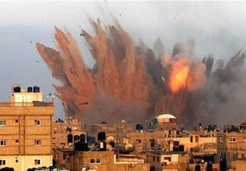 جنگ زدہ متاثرین کے مرکز پر سعودی بمباری سے 22 شہید/ یمنی فوج کی کارروائی میں 70 سعودی آلہ کار ہلاک
