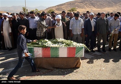 مراسم تشییع و تدفین شهید گمنام در پادگان آموزشی شهید پازوکی