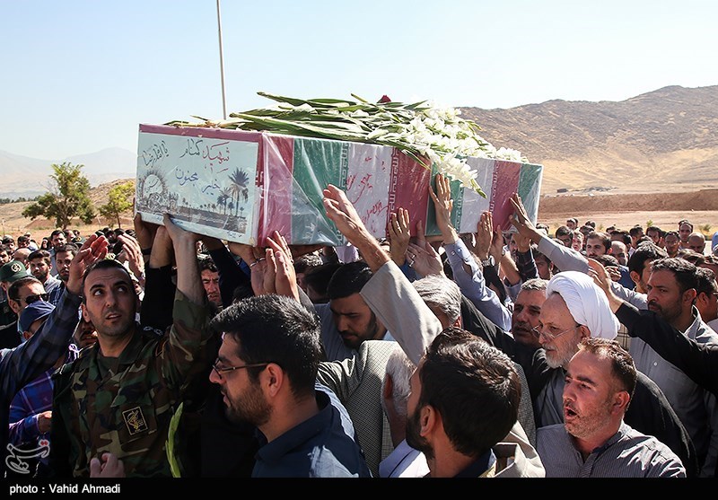 پیکر مطهر 3 شهید گمنام در شهرستان مهر تشییع و تدفین شد