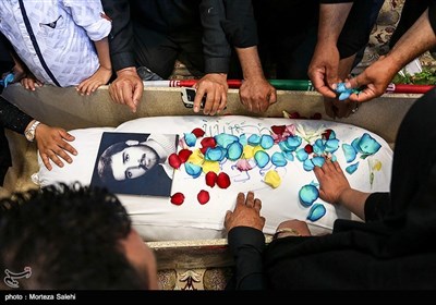مراسم وداع با پیکر شهدای احراز هویت شده در اصفهان