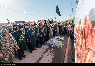 مراسم تشییع پیکر دو شهید گمنام در شیراز