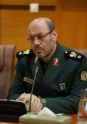 وزیر الدفاع الإیرانی یستقبل نظیره العراقی