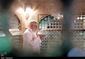 تقریر مصور .. مراسم اماطة الغبار عن ضریح الإمام الرضا (ع) المطهر بمشارکة قائد الثورة الاسلامیة