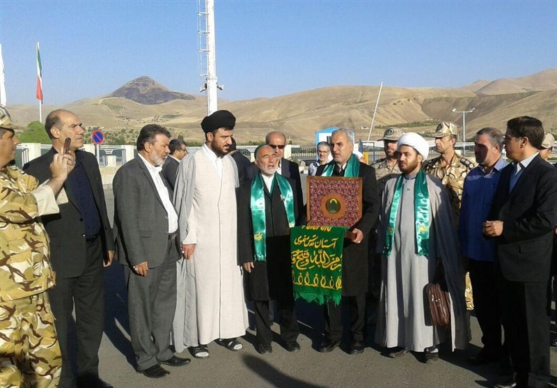 بیرق متبرک امام رضا(ع) وارد استان کردستان شد+تصاویر