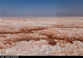 برداشت نمک از بستر دریاچه ارومیه قانونی می‌شود