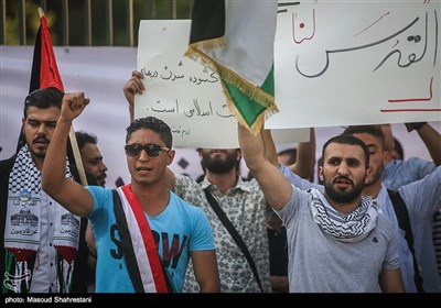 بالصور.. تجمعات طلابیة وشعبیة دفاعاً عن المسجد الأقصى فی طهران