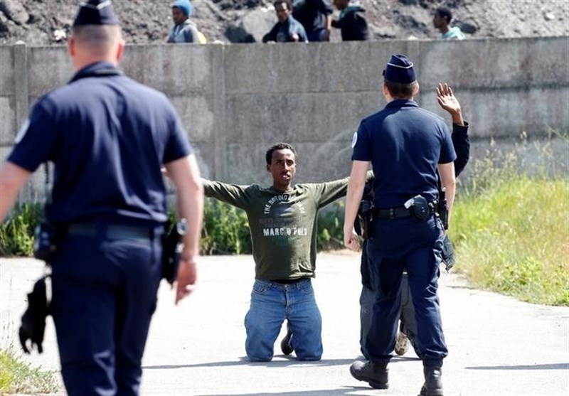 پلیس فرانسه از زور بیش از حد در قبال مهاجران کاله استفاده کرده است