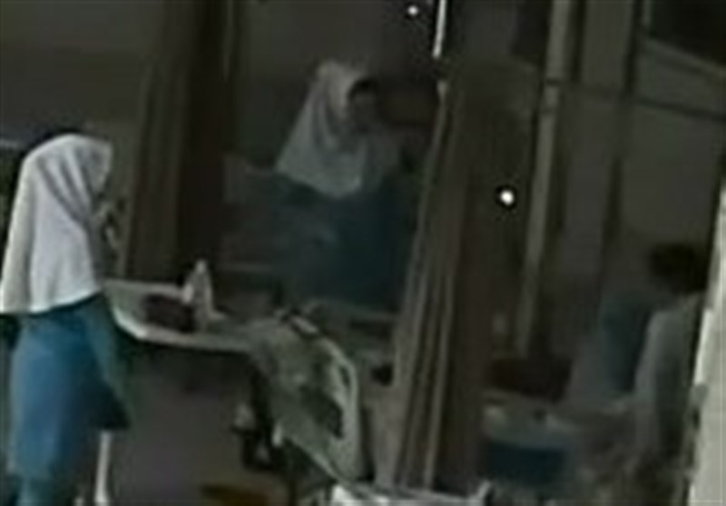 فیلم ضرب و شتم بیمار توسط کادر پزشکی در بیمارستان سینای تبریز + توضیحات مسئولان