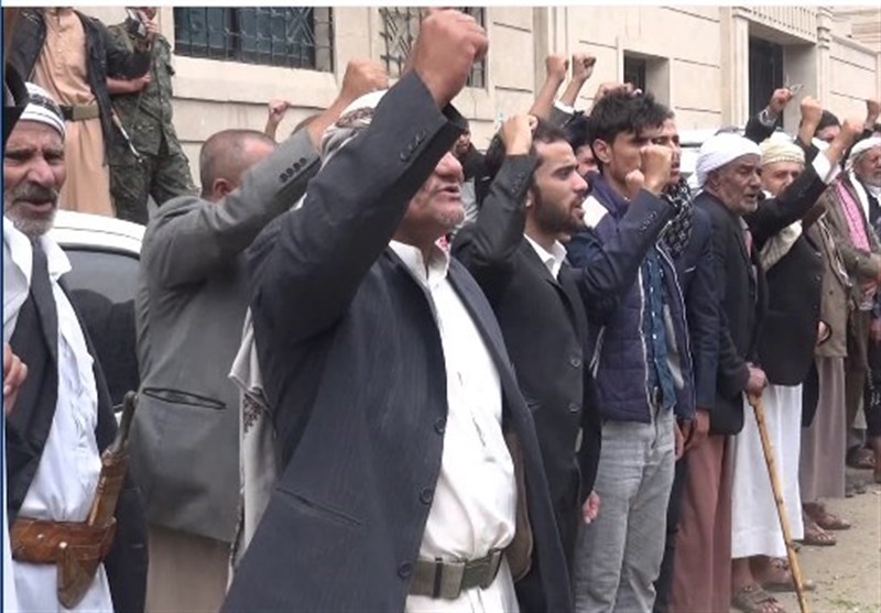 Yemen&apos;in Güney Sakinleri, BAE İşgalcilerini Protesto Etti
