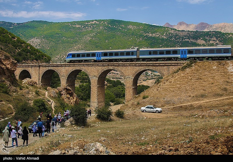 قطار برقی تهران-مشهد روی ریل‌ فرابورس
